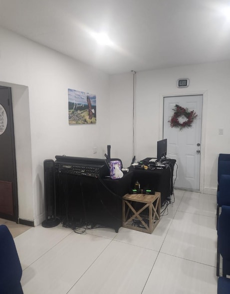 More Photos Of 1000 Foster Rd, Hallandale Beach Religious Facility For Sale