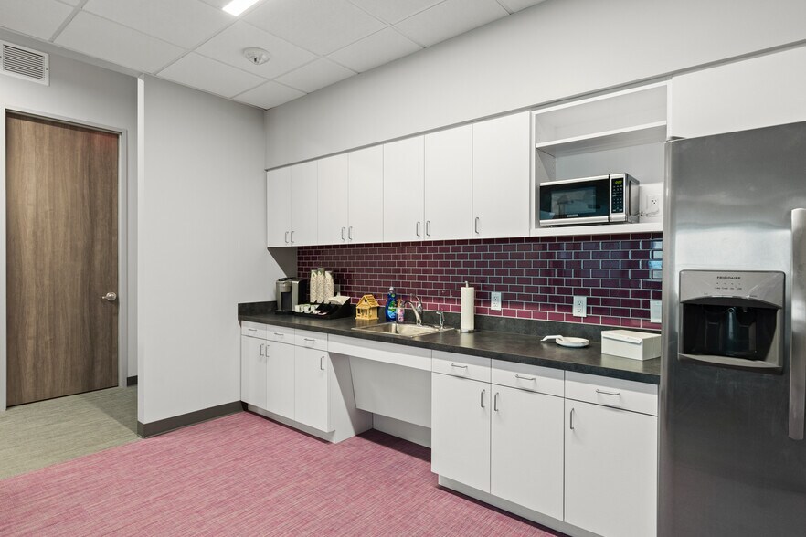 More Photos Of 2800 N Dallas Pky, Plano Office For Lease