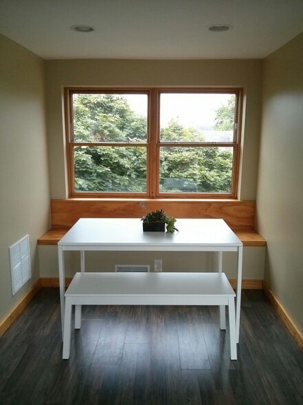 More Photos Of 2600-2604 N Booth St, Milwaukee Storefront Retail Residential For Sale