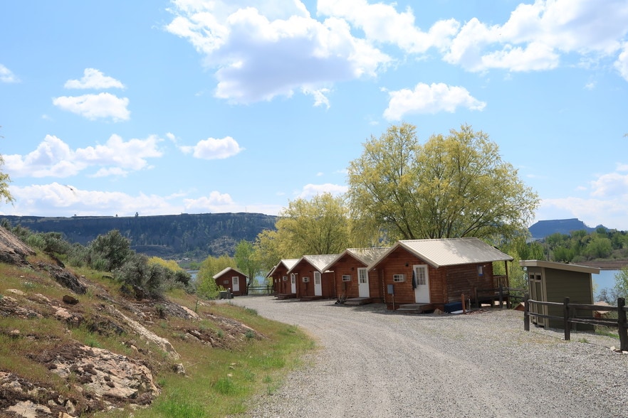 More Photos Of 57662 N Hwy 155 N, Electric City Hotel For Sale