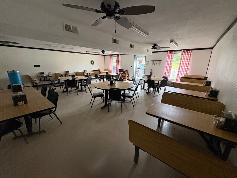 More Photos Of 302 W Broad St, Iva Restaurant For Sale