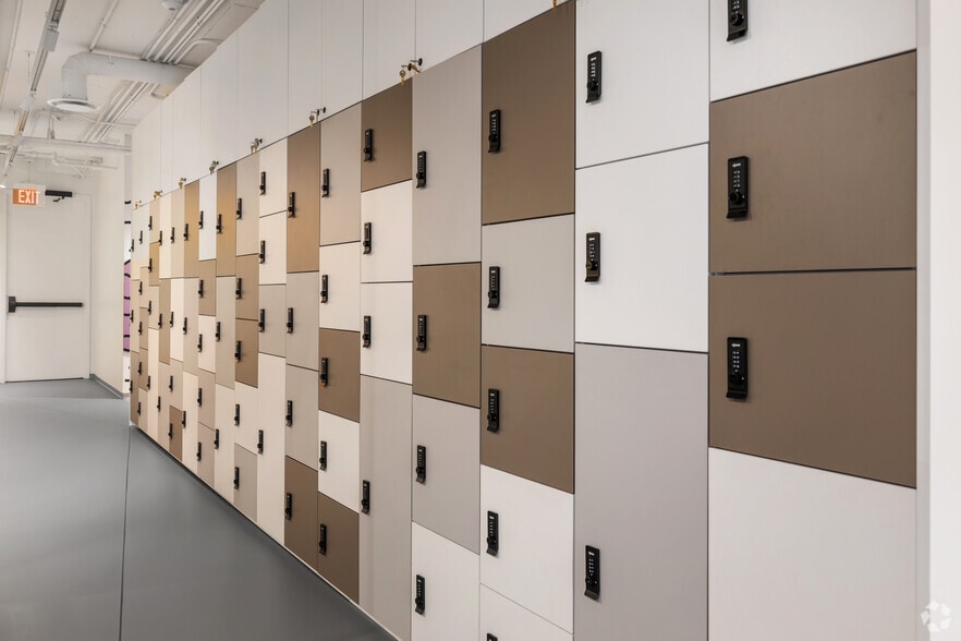 More Photos Of 1550 Crystal Dr, Arlington Office For Lease