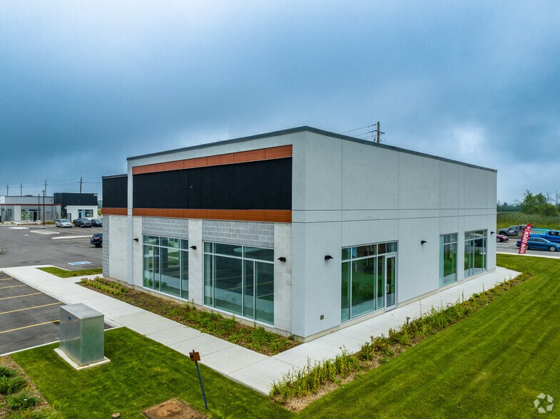 More Photos Of Upper Centennial Pky, Hamilton Unknown For Lease