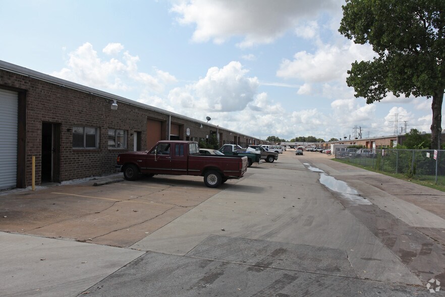 More Photos Of 11430 Bissonnet St, Houston Warehouse For Lease