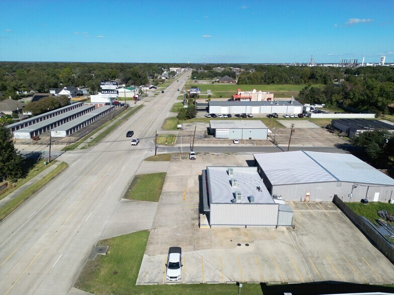 More Photos Of 2701 Nall St, Port Neches General Retail For Sale