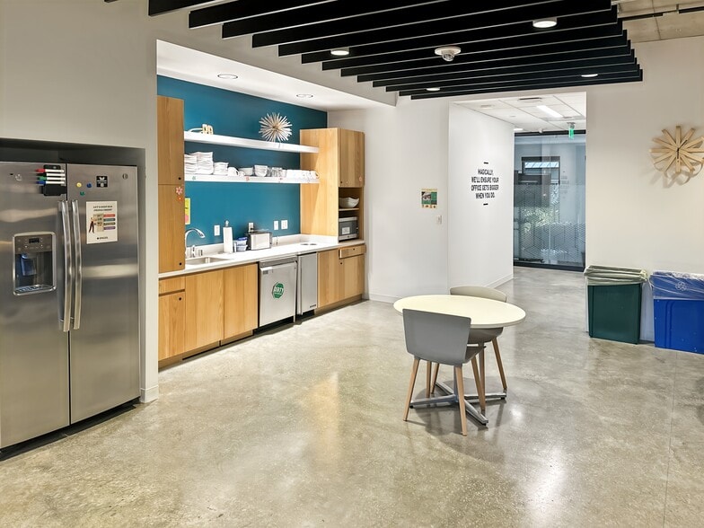 More Photos Of 450 Alaskan Way S, Seattle Coworking Space