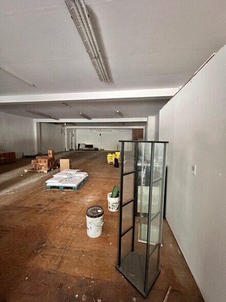More Photos Of 20618 Hollis Ave, Queens Village General Retail For Lease