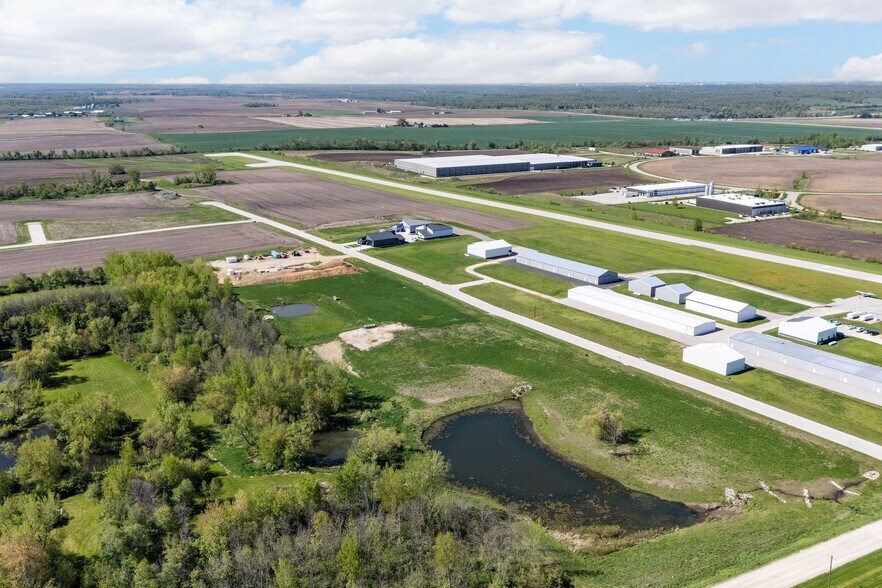 More Photos Of 530 Aircom Dr, Marion Airplane Hangar For Sale