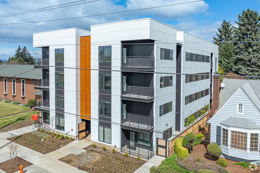 Primary Photo Of 2171 N Rosa Parks Way, Portland Apartments For Sale