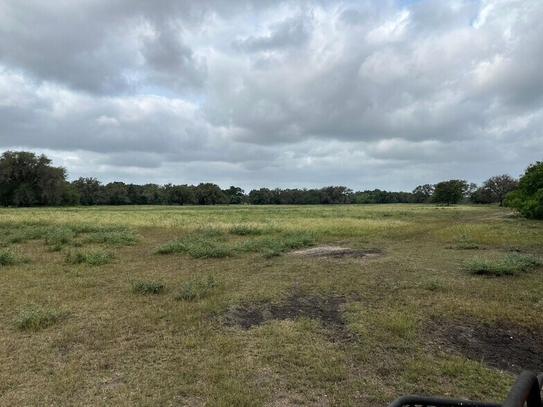 More Photos Of 5734 County Road 305, Beeville Land For Lease