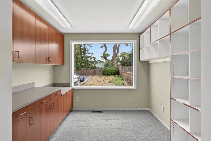 More Photos Of 4340 SW 110th Ave, Beaverton Medical For Sale