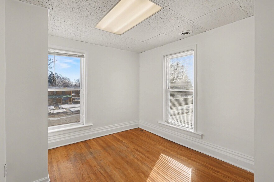 More Photos Of 1031 N Washington Ave, Lansing Office For Sale