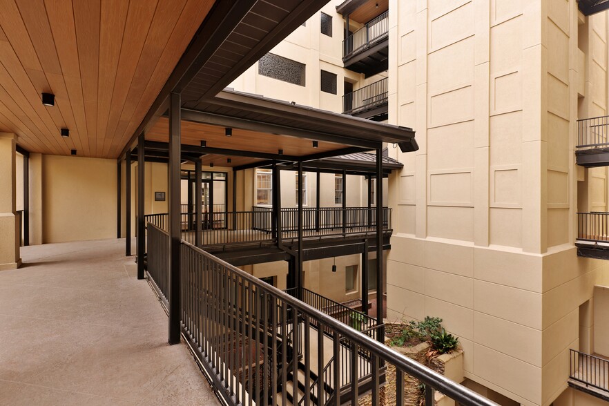 More Photos Of 233 N Main St, Greenville Apartments For Sale