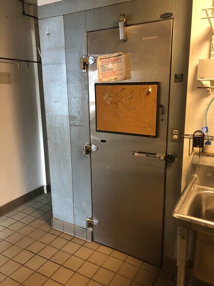 More Photos Of 711 Front St, Woonsocket Fast Food For Lease