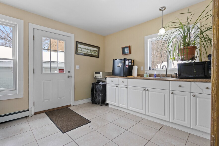More Photos Of 796 Forest Ave, Portland Office Residential For Sale