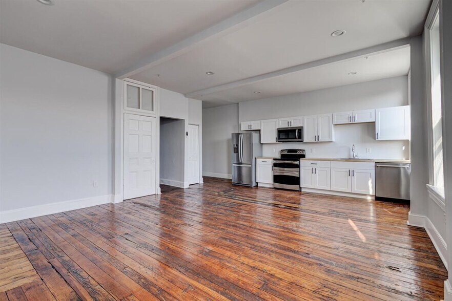 More Photos Of 2116 N Charles St, Baltimore Apartments For Sale