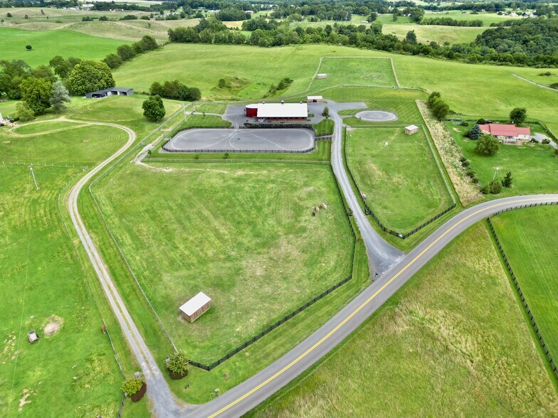 More Photos Of 3476 Fairview Rd, Lewisburg Specialty For Sale