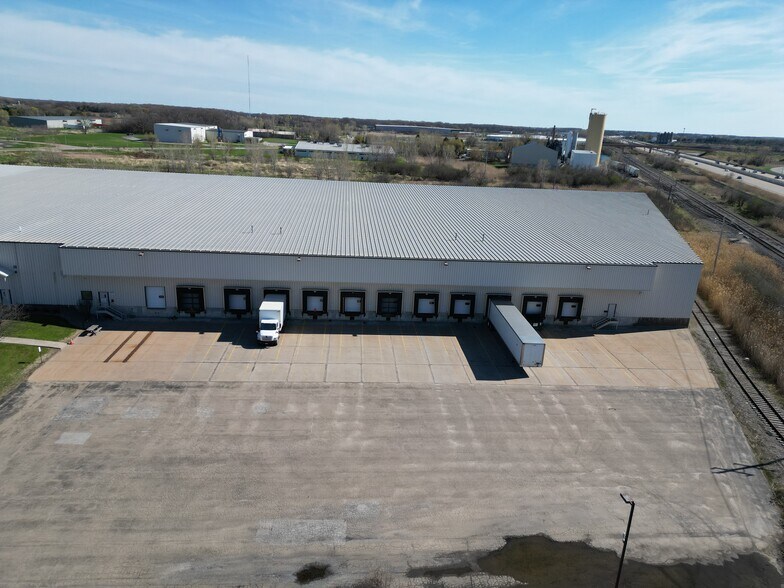 More Photos Of 2435 Schultz Rd, Neenah Warehouse For Sale