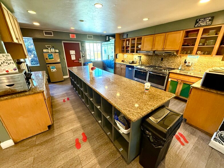 More Photos Of 3790 Udall St, San Diego Hospitality For Sale