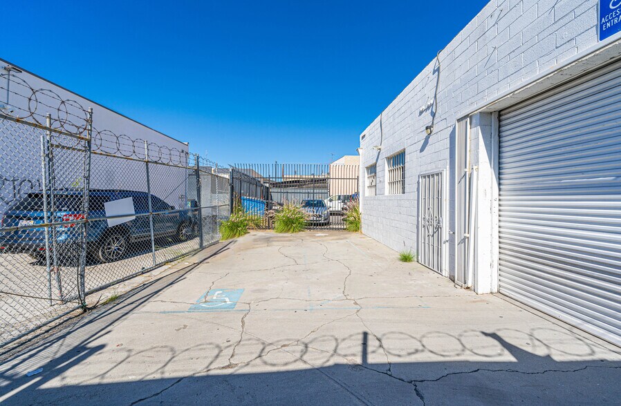 More Photos Of 947 N Vignes St, Los Angeles Warehouse For Sale