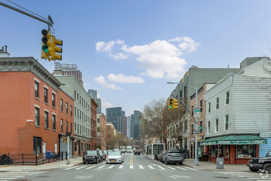 More Photos Of 214 Franklin St, Brooklyn Hotel For Lease