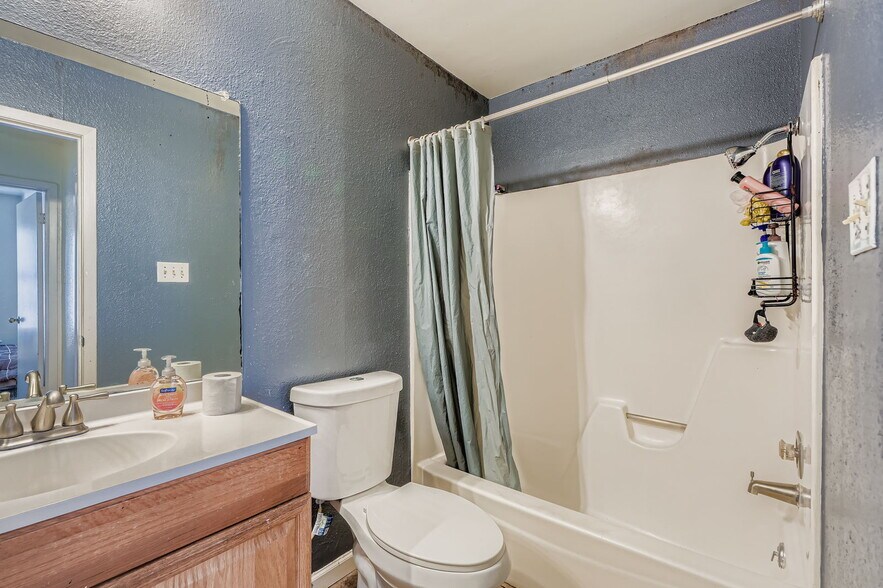 More Photos Of 5803 Cougar Dr, Austin Apartments For Sale