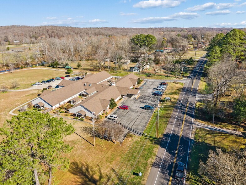 More Photos Of 811 W Main St, Waverly Healthcare For Sale