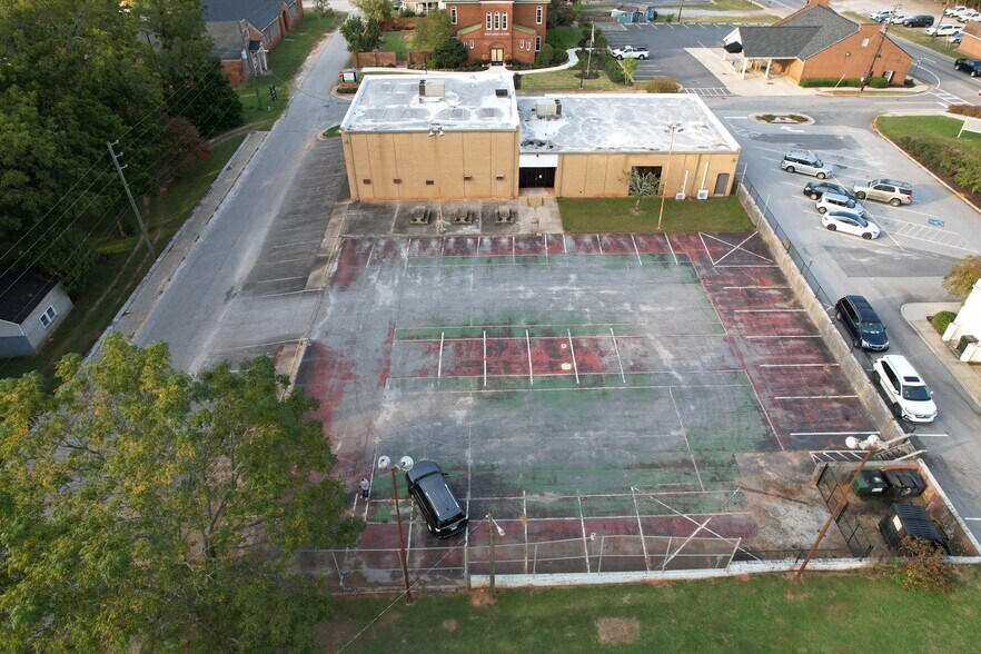 More Photos Of 16 Jackson St, Zebulon Light Distribution For Sale