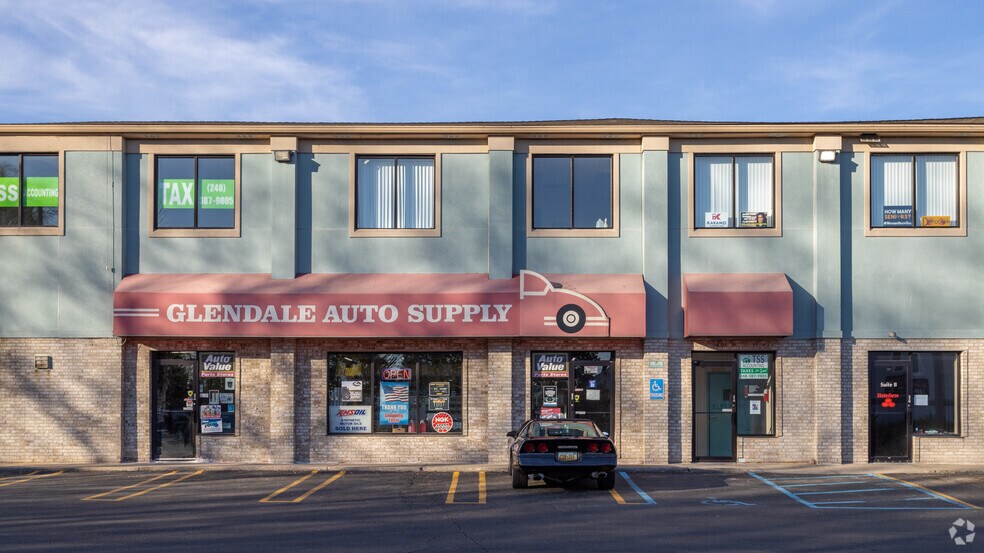 More Photos Of 500 N Pontiac Trail, Walled Lake Freestanding For Lease