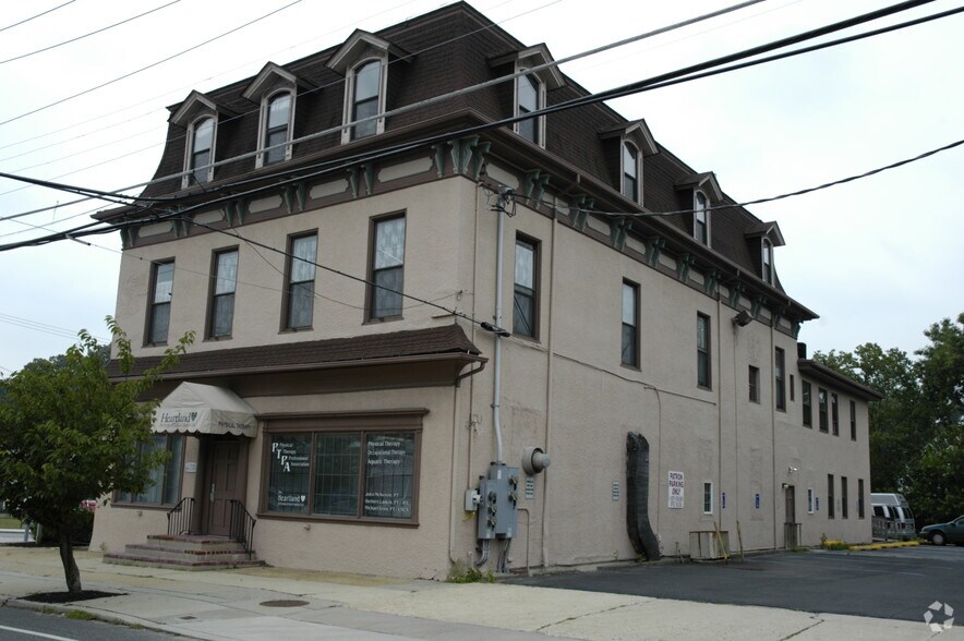 More Photos Of 8 N Broadway, Pitman Medical For Sale