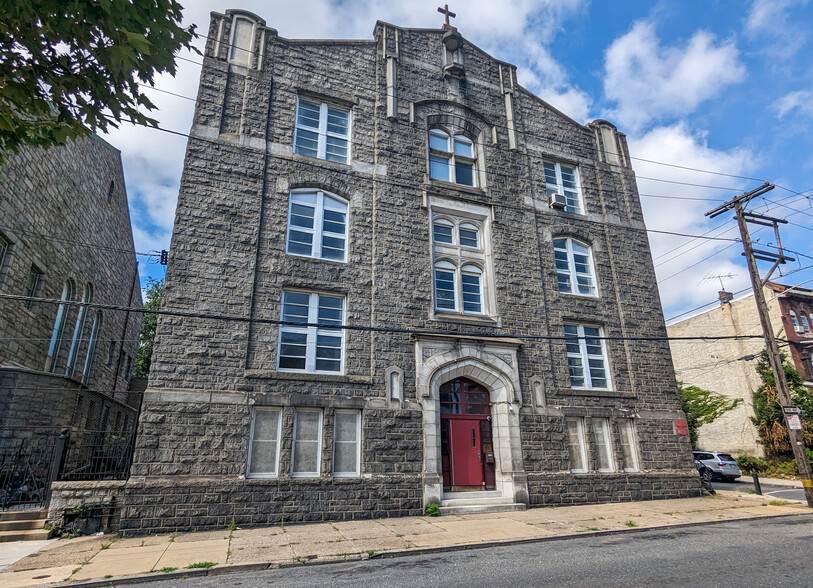 Primary Photo Of 1901 W Tioga St, Philadelphia Schools For Sale