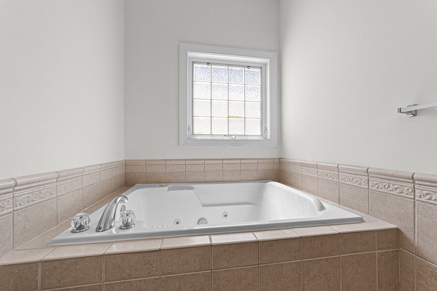 More Photos Of 2007 Baltic Ave, Virginia Beach Apartments For Sale