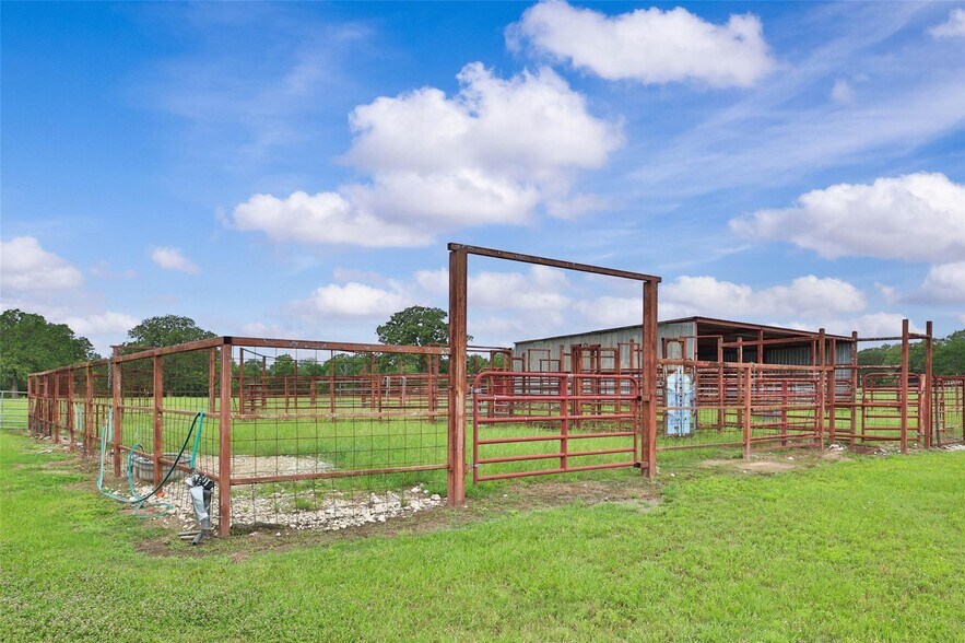 More Photos Of 128 Duke Rd, Bedias Land For Sale