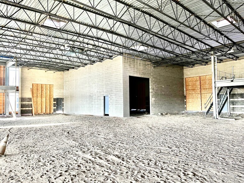 More Photos Of 2943 Belmont, West Richland Distribution For Lease