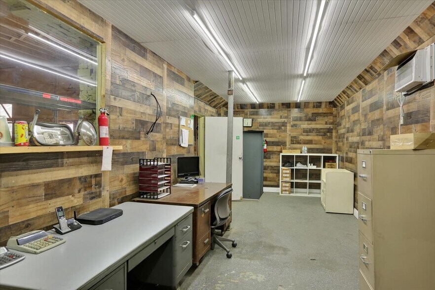 More Photos Of 701 Bingaman St, Reading Industrial For Sale