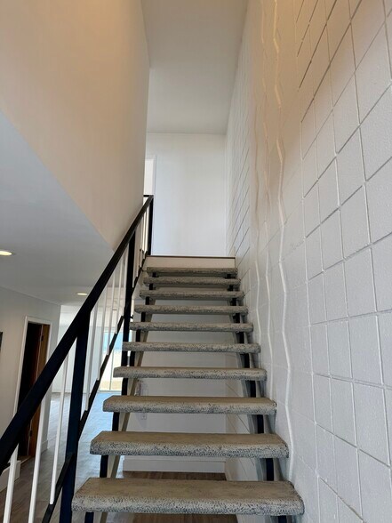 More Photos Of 2909 Ocean Dr, Oxnard Loft Creative Space For Lease