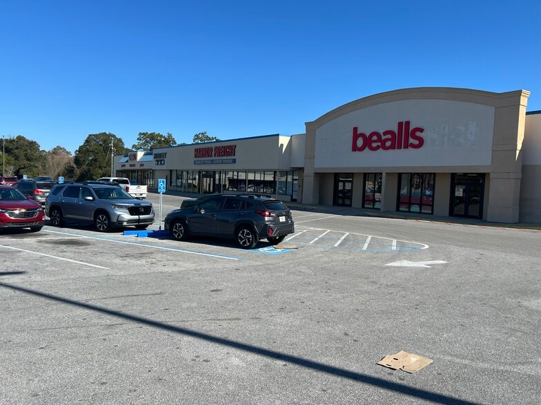 More Photos Of 400 N Navy Blvd, Pensacola Unknown For Lease