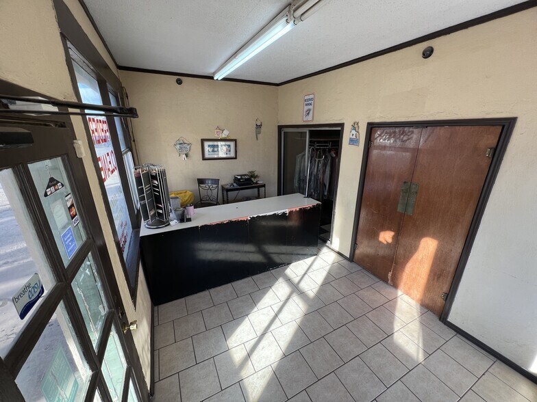 More Photos Of 123 E Grand Ave, Frederick Storefront Retail Office For Sale