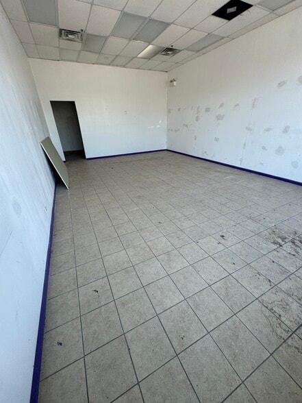 More Photos Of 1413 W 127th St, Calumet Park Storefront For Lease