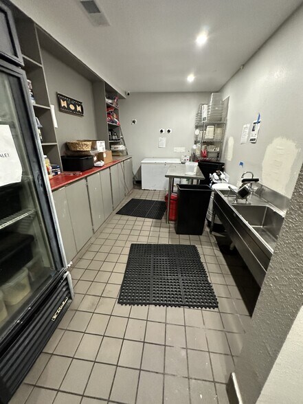 More Photos Of 1202 Lockwood Dr, Houston Restaurant For Sale