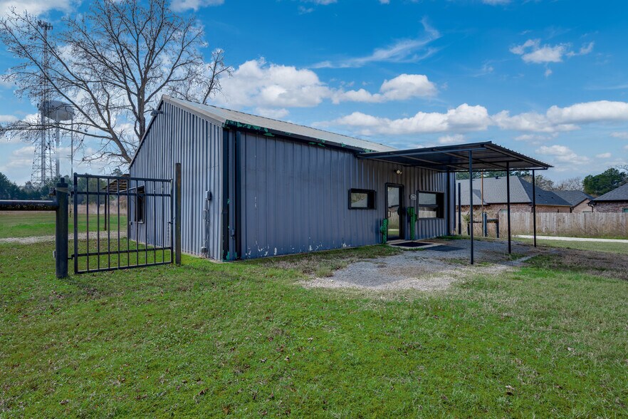 More Photos Of 10203-10263 County Road 135, Flint Service For Lease