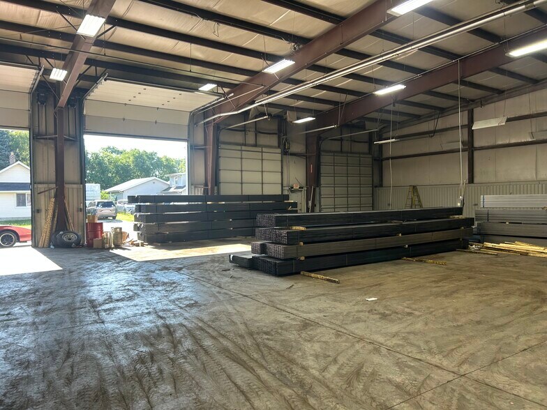 More Photos Of 1605 Elreno St, Elkhart Industrial For Sale