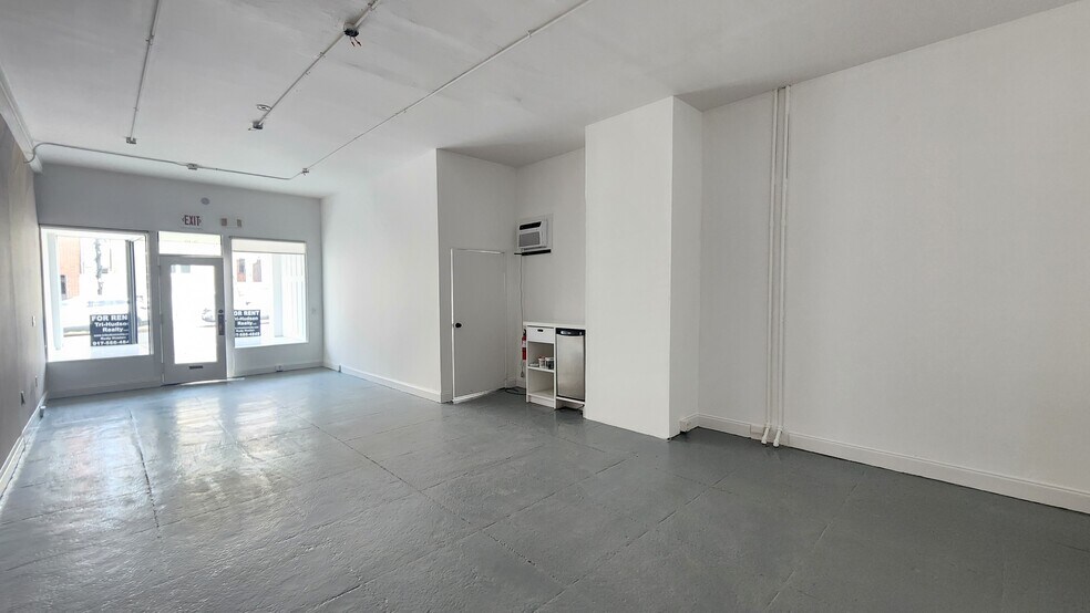 More Photos Of 725-727 Warren St, Hudson Storefront Retail Residential For Lease