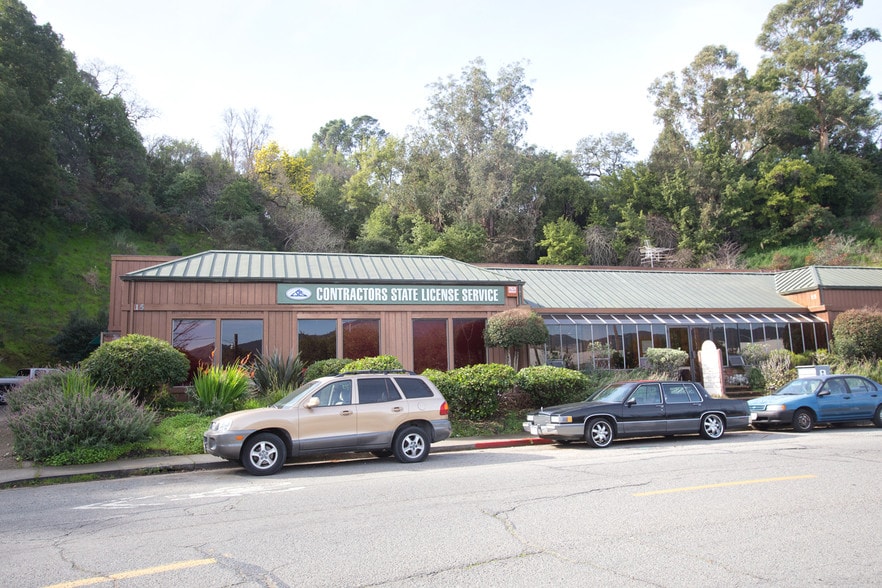More Photos Of 15 Woodland Ave, San Rafael Service For Sale