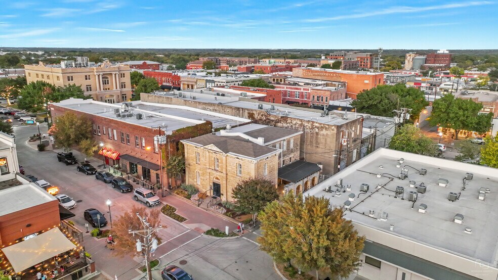 More Photos Of 115 S Kentucky St, McKinney Office For Lease