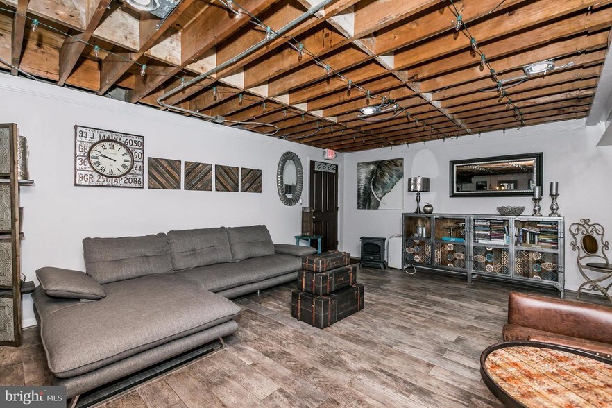 More Photos Of 4 N Exeter St, Baltimore Loft Creative Space For Lease