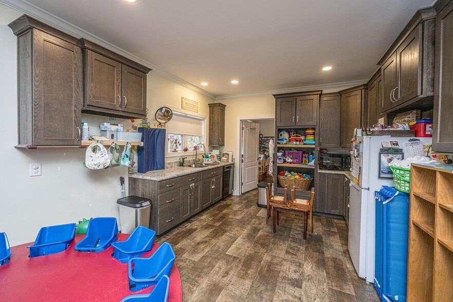 More Photos Of 141 Limehouse Dr, Summerville Daycare Center For Sale