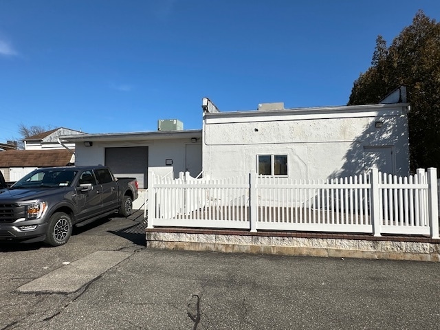 More Photos Of 20 John St, Amityville Storefront Retail Office For Lease
