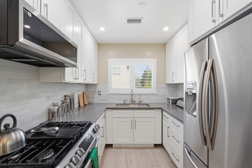 More Photos Of 5236 Bellingham Ave, Valley Village Apartments For Sale
