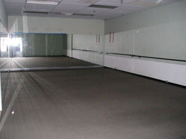 More Photos Of 325 E Merritt Island Cswy, Merritt Island Restaurant For Lease